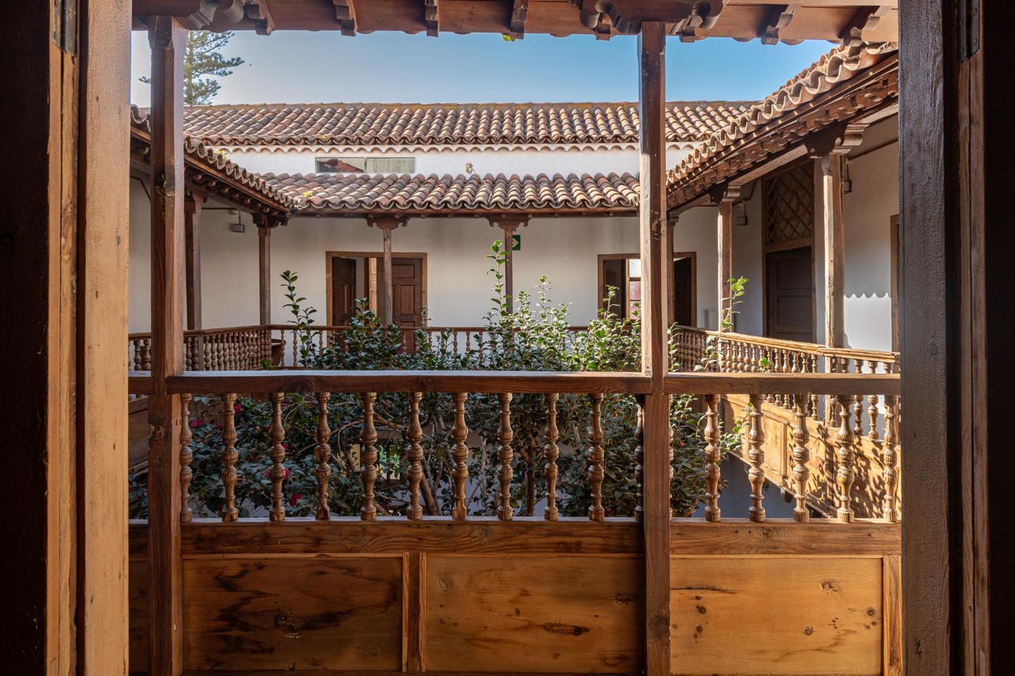 La Casa De La Camelia Hotell La Laguna  Eksteriør bilde