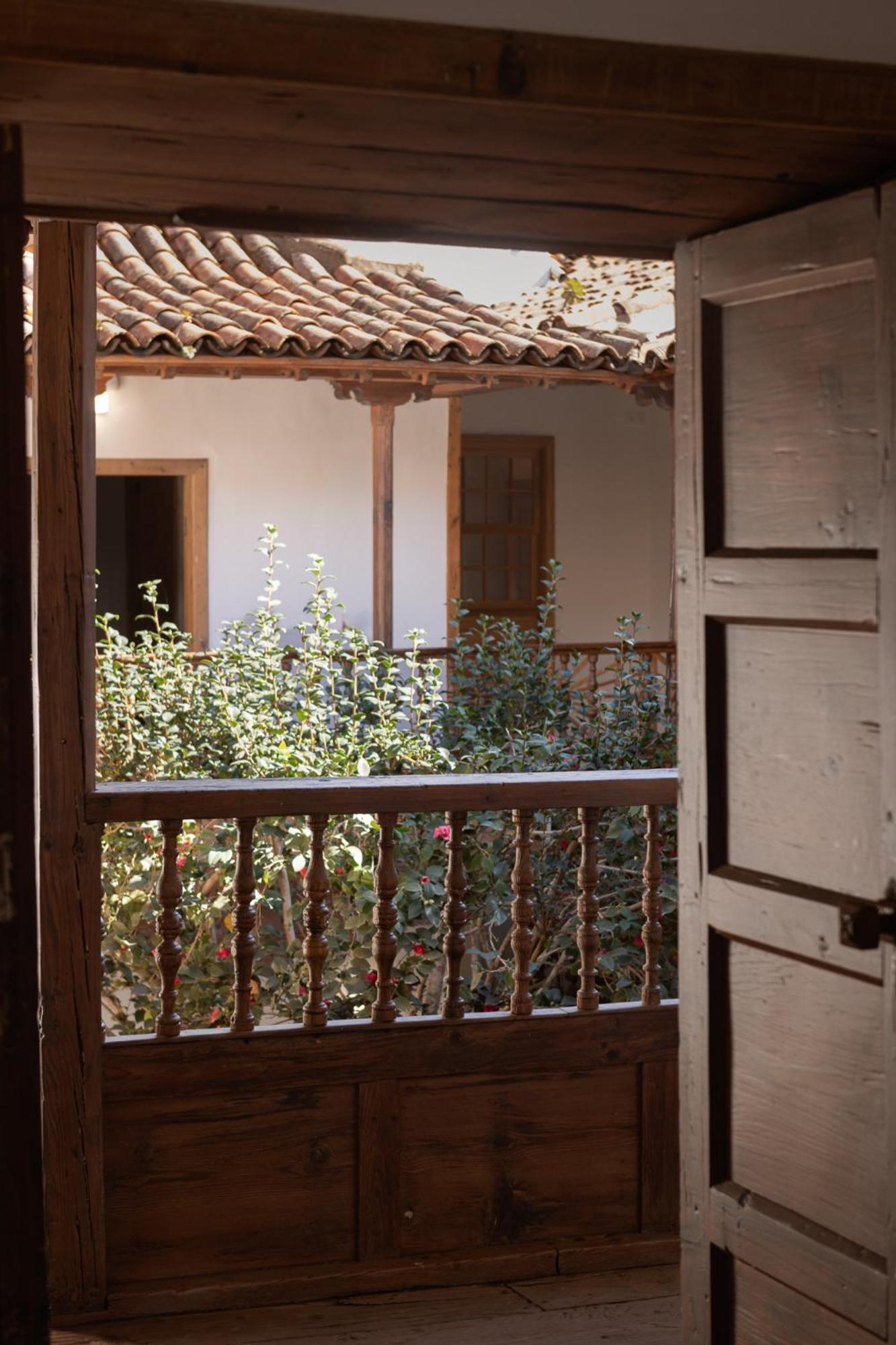 La Casa De La Camelia Hotell La Laguna  Eksteriør bilde